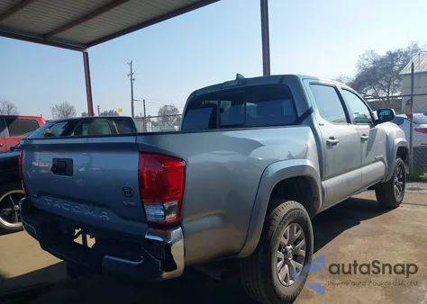 2017 Toyota Tacoma Sr5 V6 z USA, uszkodzony, nr VIN 3TMAZ5CN5HM037066